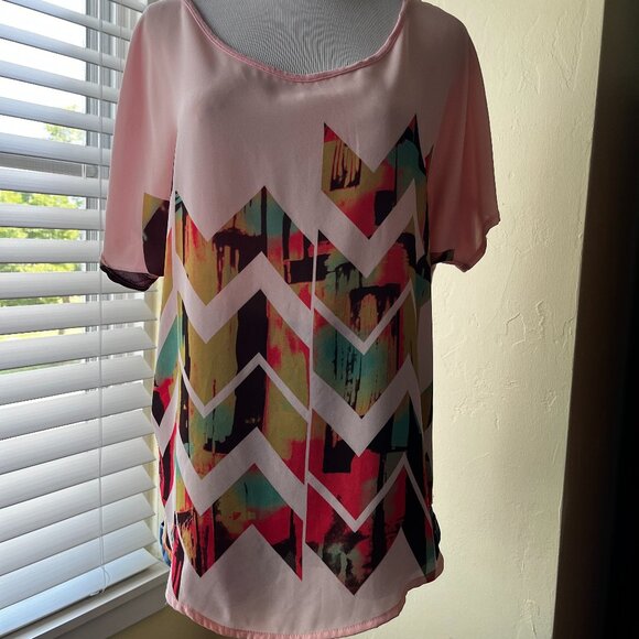 Buckle Day Trip Geometric Print Top in Peach ~ Womens Large - Picture 3 of 6